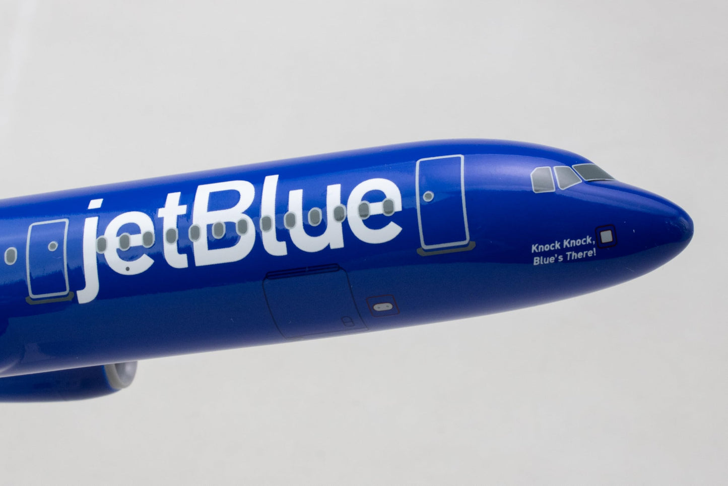 Daron jetBlue A321 Balloons 1/150 Injection-Molded Plastic Collectible Airplane for Kids Ages 14+