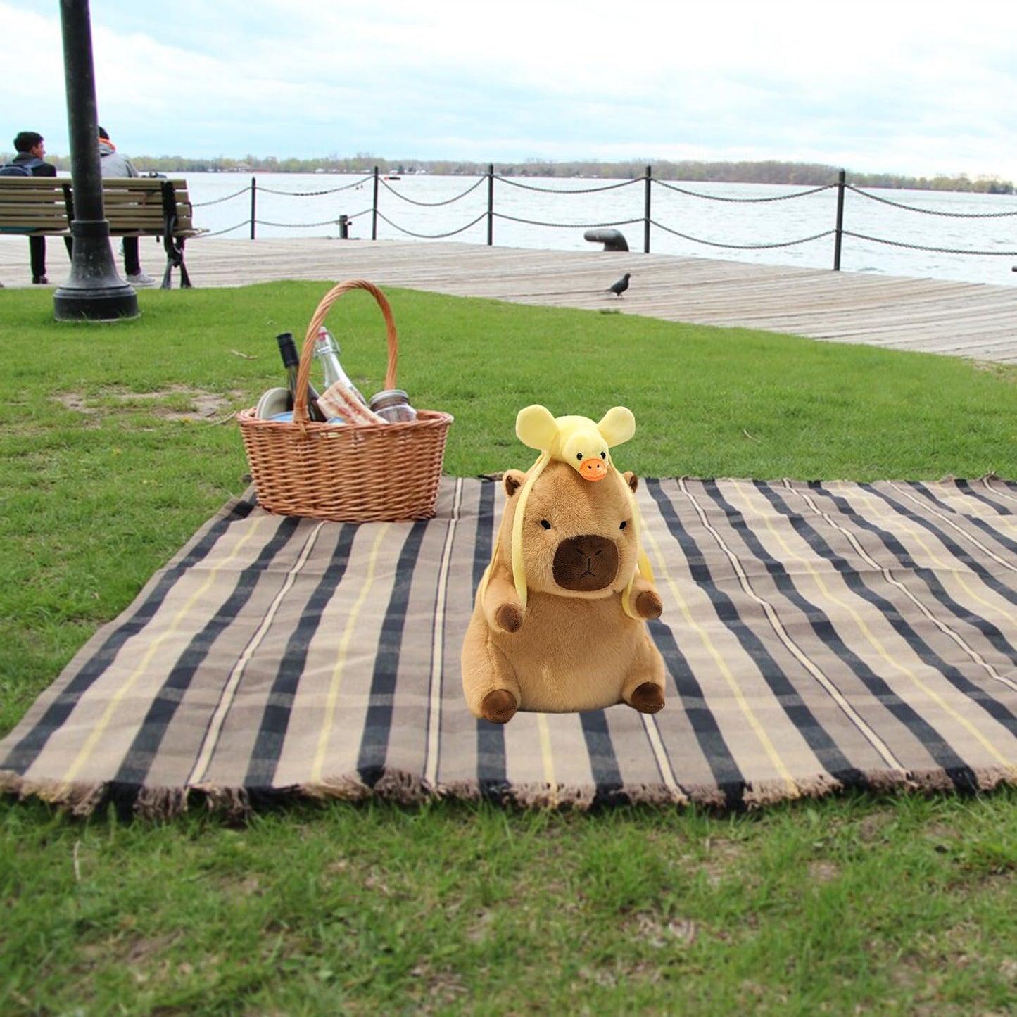 GOOC 9 Inch Soft Capybara with Removable Duck Bag Stuffed Animals Capybara Plush Toys Fluffy Plushies Fuzzy Doll Gift for Kids and Lovers in Birthday, Valentine's Day