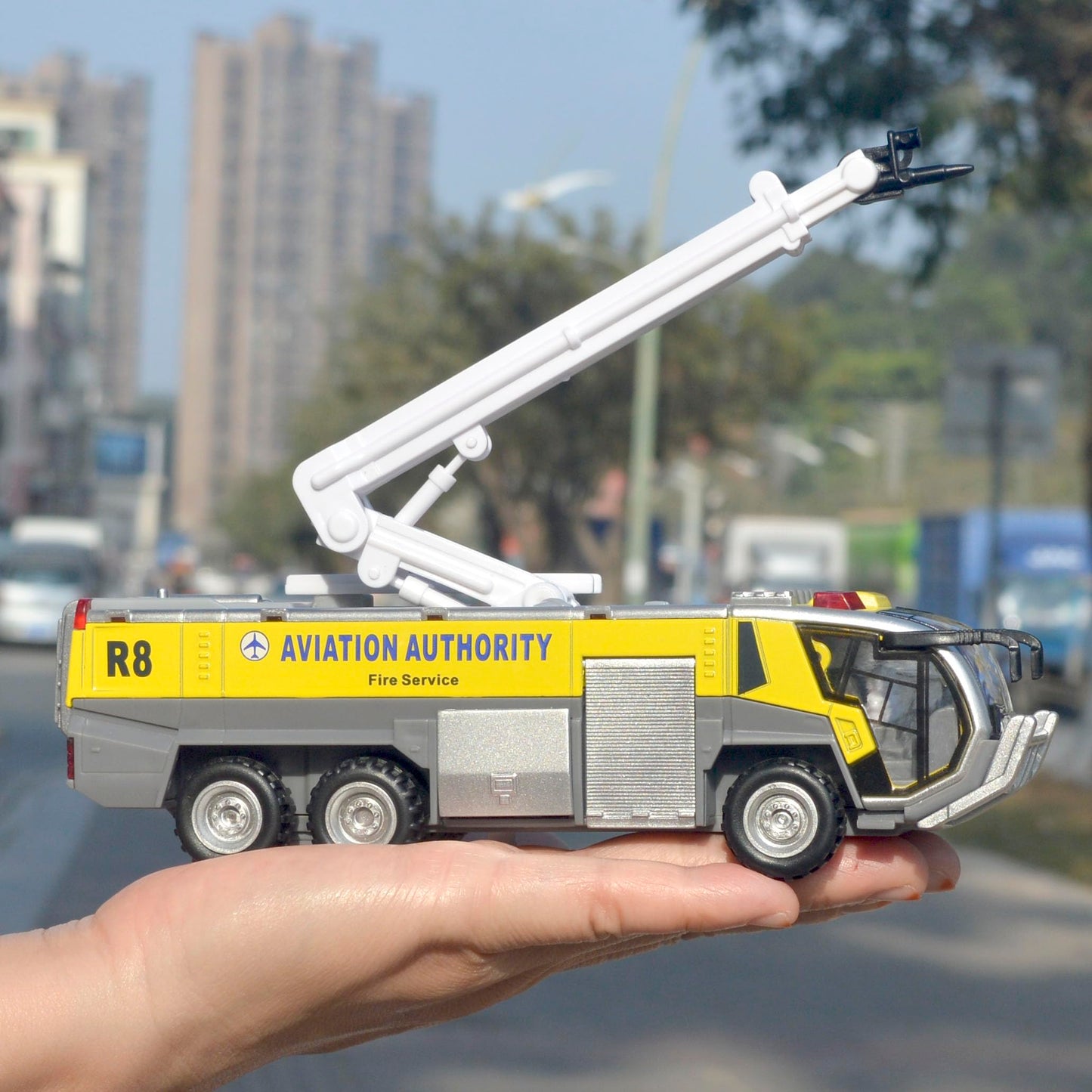 Ailejia Airport Fire Trucks Toy for Boys Fire Engine Toys Fire Engine Pullback Friction Toy Airport Rescue Diecast Vehicle Model (Yellow)