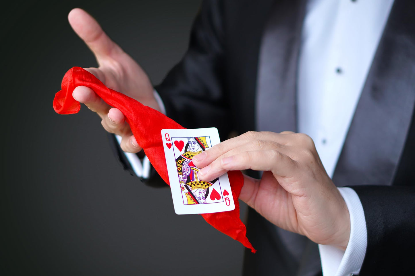 Marvin's Magic - Signature Deluxe Box of Tricks | Executive Set of Magic Tricks | Magic Set for Beginner and Experienced Magicians | Magician Supplies Include Mystical Magic Cards, Dynamic Coins