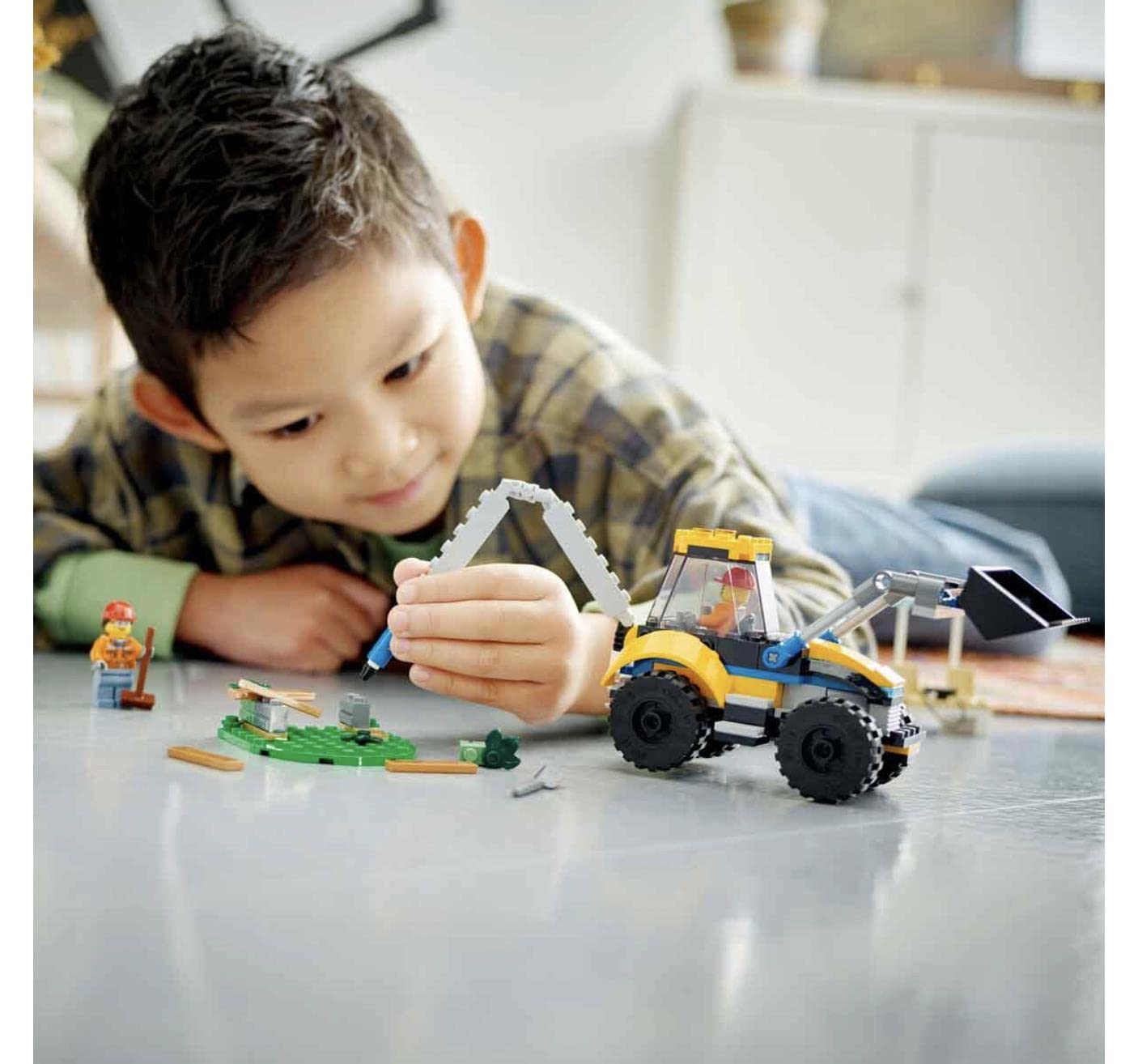 Lego 60385 City Great Vehicles Excavator Building Set with Mini Figures and Accessories, Gift Idea, Building Kit for Children Over 5 Years