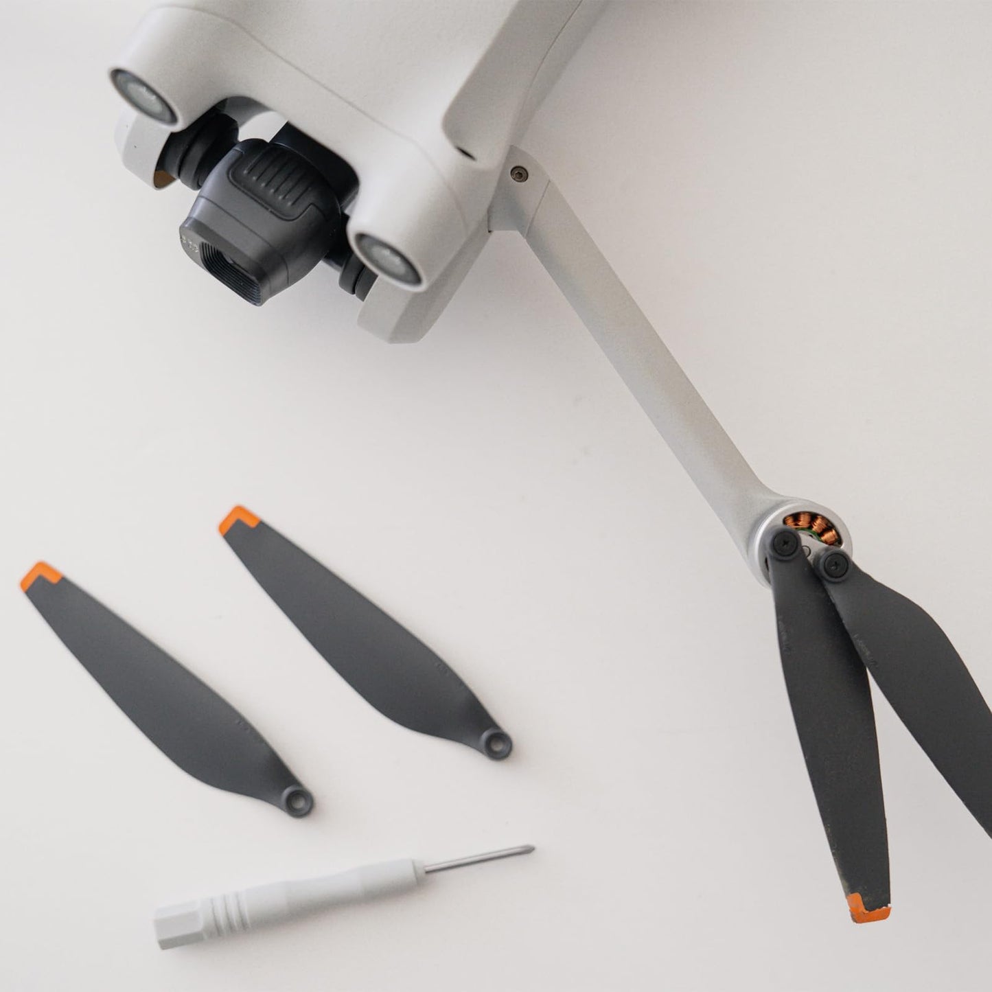 MECCANIXITY Mini 2 Drone Propellers Drone Blades Propellers Black Golden with Screwdriver/Screw, Quick-Release, Low-Noise Propeller for DJI Mini 2 Drone, Quadcopter, Pack of 24
