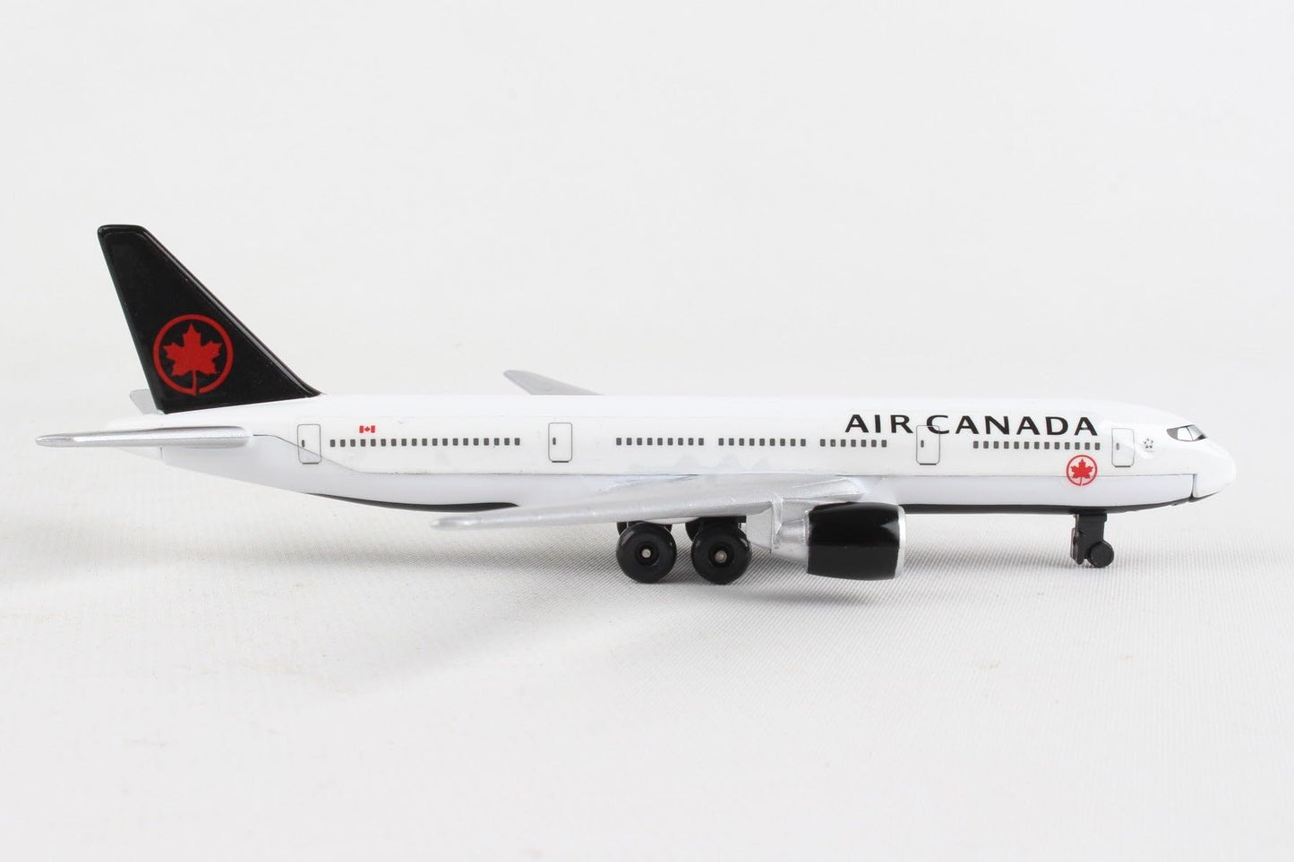 Daron Air Canada Single Plane Die-Cast Metal S Airplane Model Toy with Plastic Parts for Kids Ages 3+