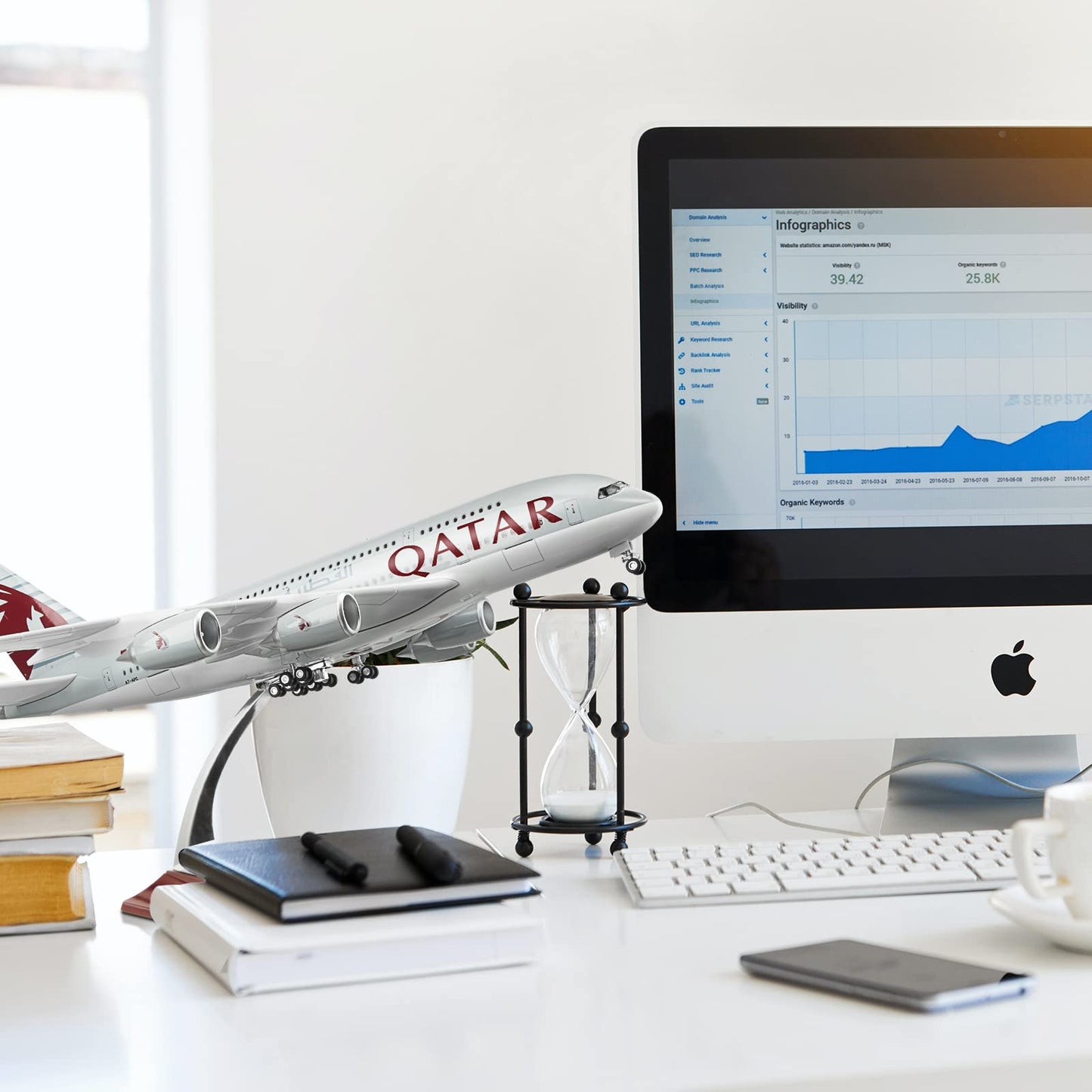 Lose Fun Park 1:160 Scale Large Model Airplane Qatar A380 Plane Models Diecast Airplanes with LED Light for Collection or Gift