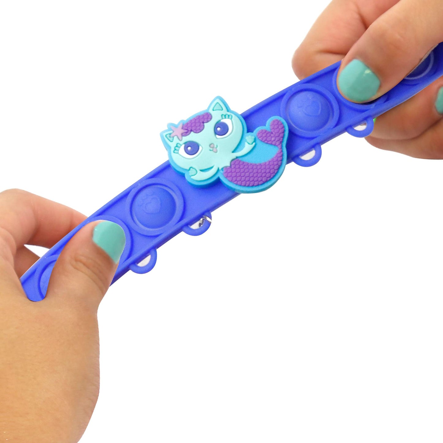 Tara Toys Gabby's Dollhouse Pop-Eeze Bracelet Activity Set Snap Bead Jewelry Kit for Kids with Charms & Carry Case DIY Craft Gift for Girls Ages 3+ Inspired by DreamWorks Gabby