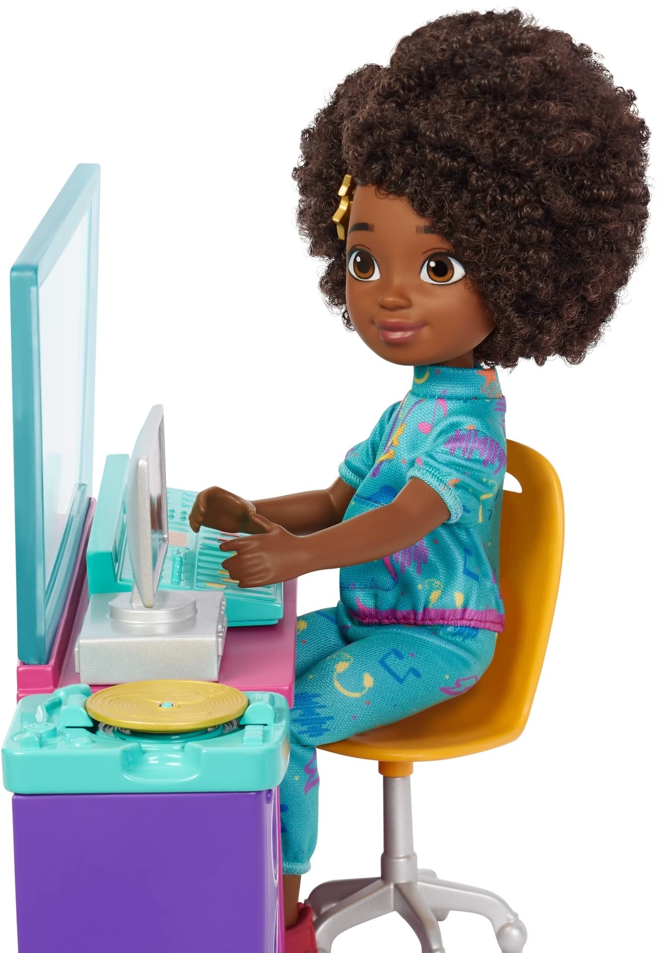Mattel Karma’s World Making Rhymes Recording Studio 13-Piece Playset with Karma Doll (8.7-inch), Mixing Booth, Guitar, Collectible Record & More