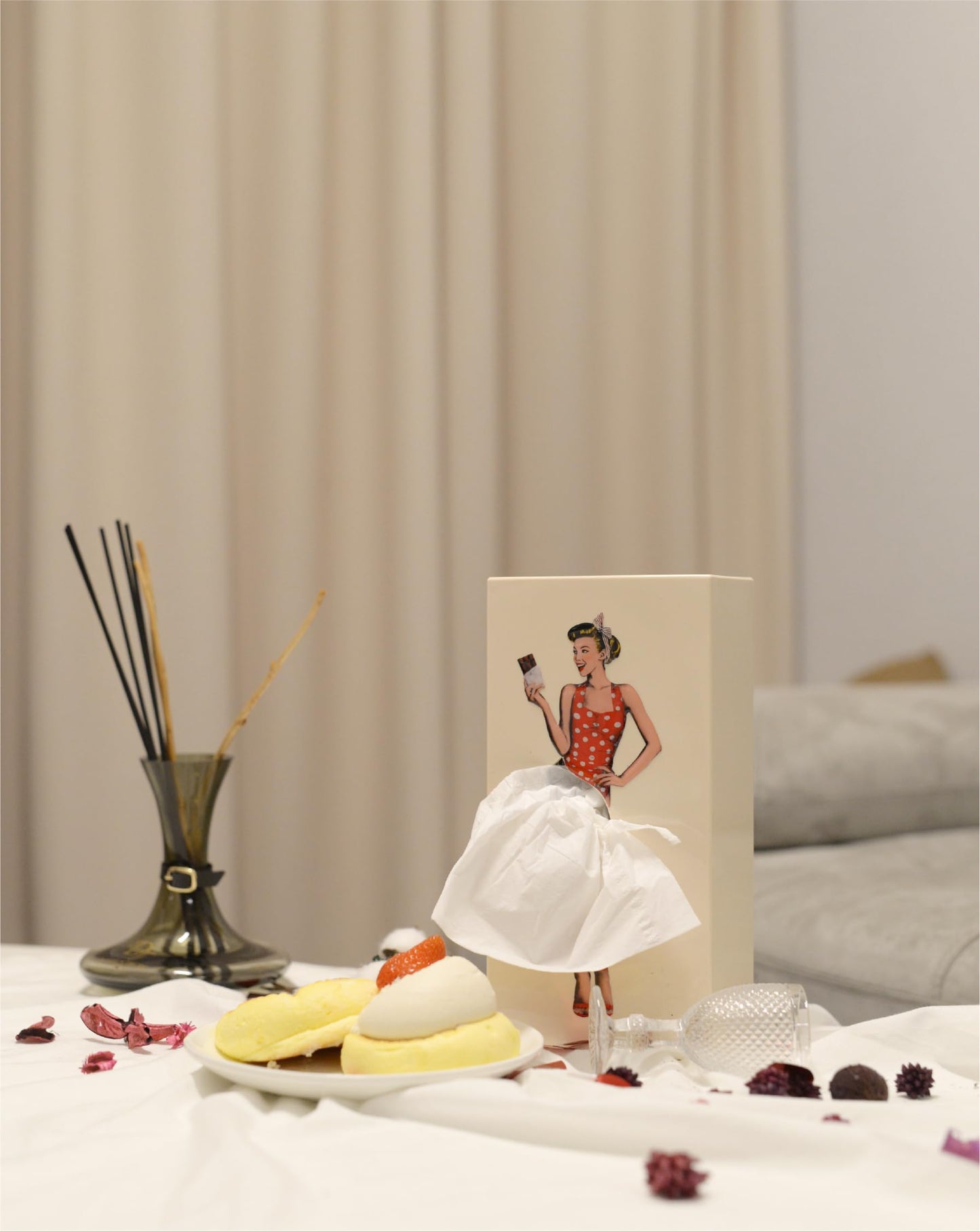 Flying Skirt® Tissue Box - The Original Award-Winning Lady Skirt Design, Resin Pop Art, Weighted Metal Base, Made in Korea, Premium Gifts & Novelty Home Decor by Spextrum (Sweet)