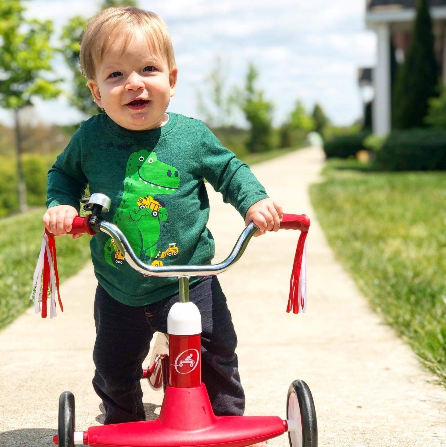 Radio Flyer Scoot About Ride On, For Toddlers 1-3, Adjustable Seat, Stable Wide-Set Front Wheels, Clear Kick Path, Furniture-Friendly Bumper, Easy-Glide Wheels, 42 lb Capacity, Toddler Ride On Toys