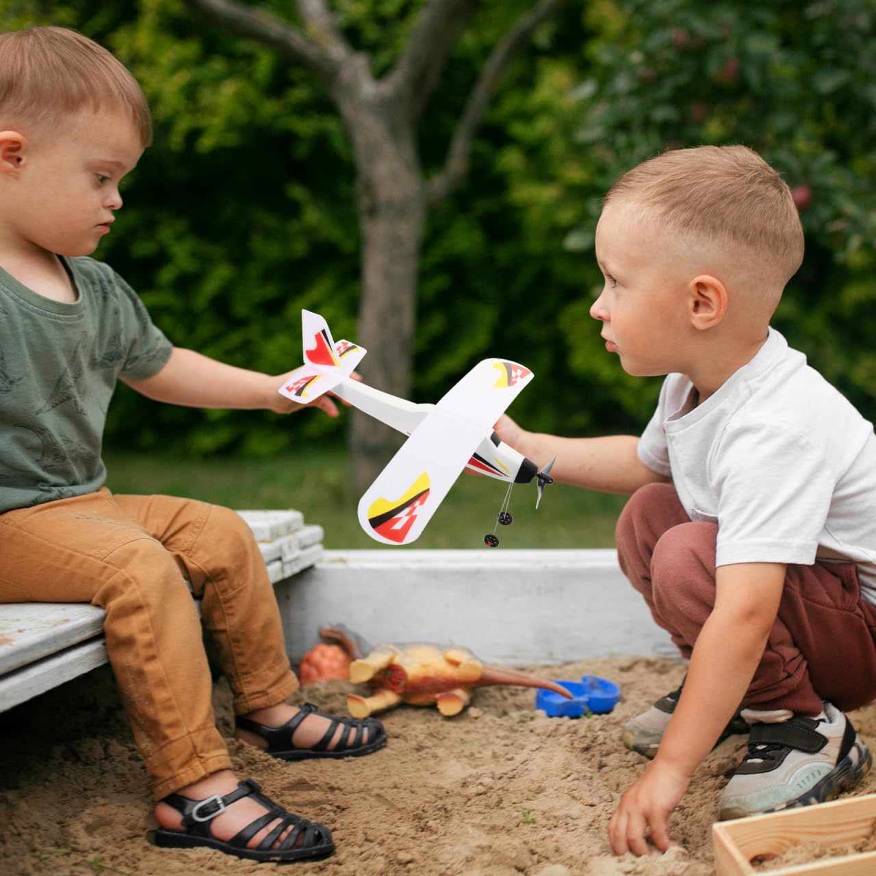 SAFIGLE Rubber Band Airplanes：Balsa Wood Airplane Kits DIY Rubber Band Powered Glider Model Toy - Foam Aircraft for Kids Amp Outdoor Play Educational Toy for Hand-Eye Coordination 15.5 X 12.2 Inch