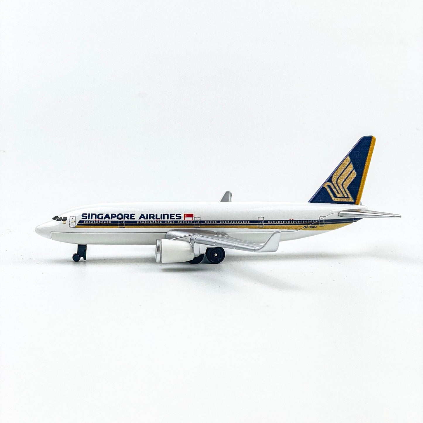 AVIAMUSE Model Airplane, Singapore Aircraft Planes Model Suitable for Collection and Christmas Birthday, Desktop Decor