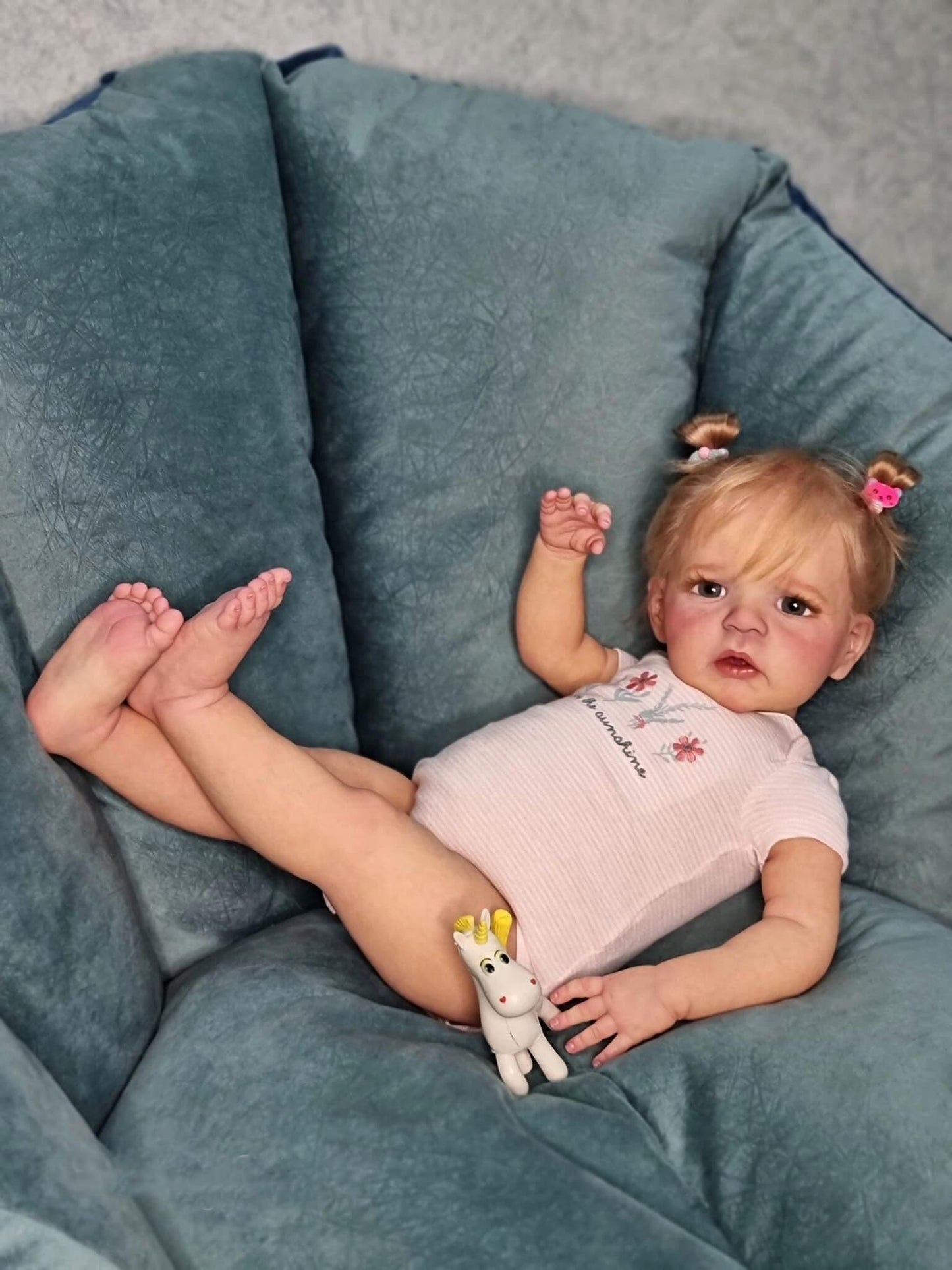 cosheng Lifelike Reborn Baby Dolls Girl - 24 Inch Standable Toddler Reborn Doll Realistic Newborn Soft Vinyl Baby Dolls Toy for Kids Age 3+