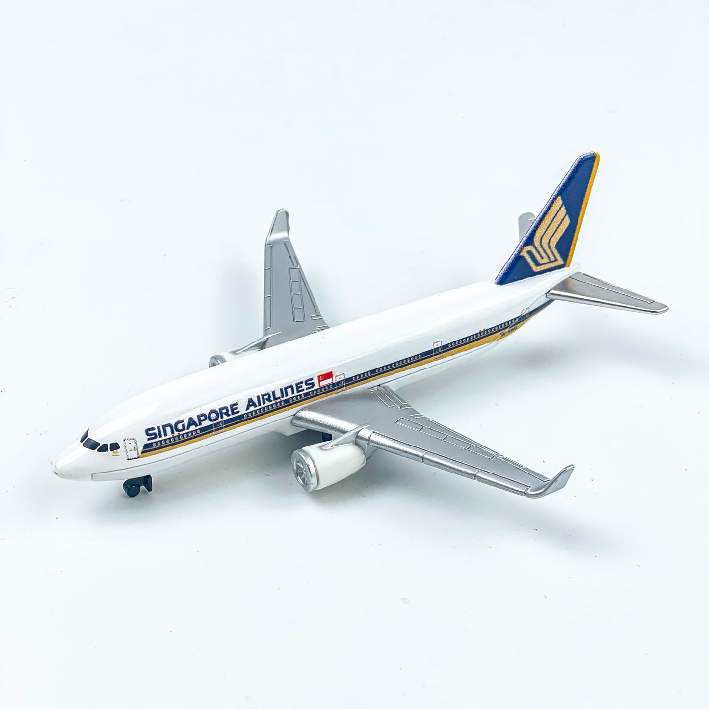 AVIAMUSE Model Airplane, Singapore Aircraft Planes Model Suitable for Collection and Christmas Birthday, Desktop Decor