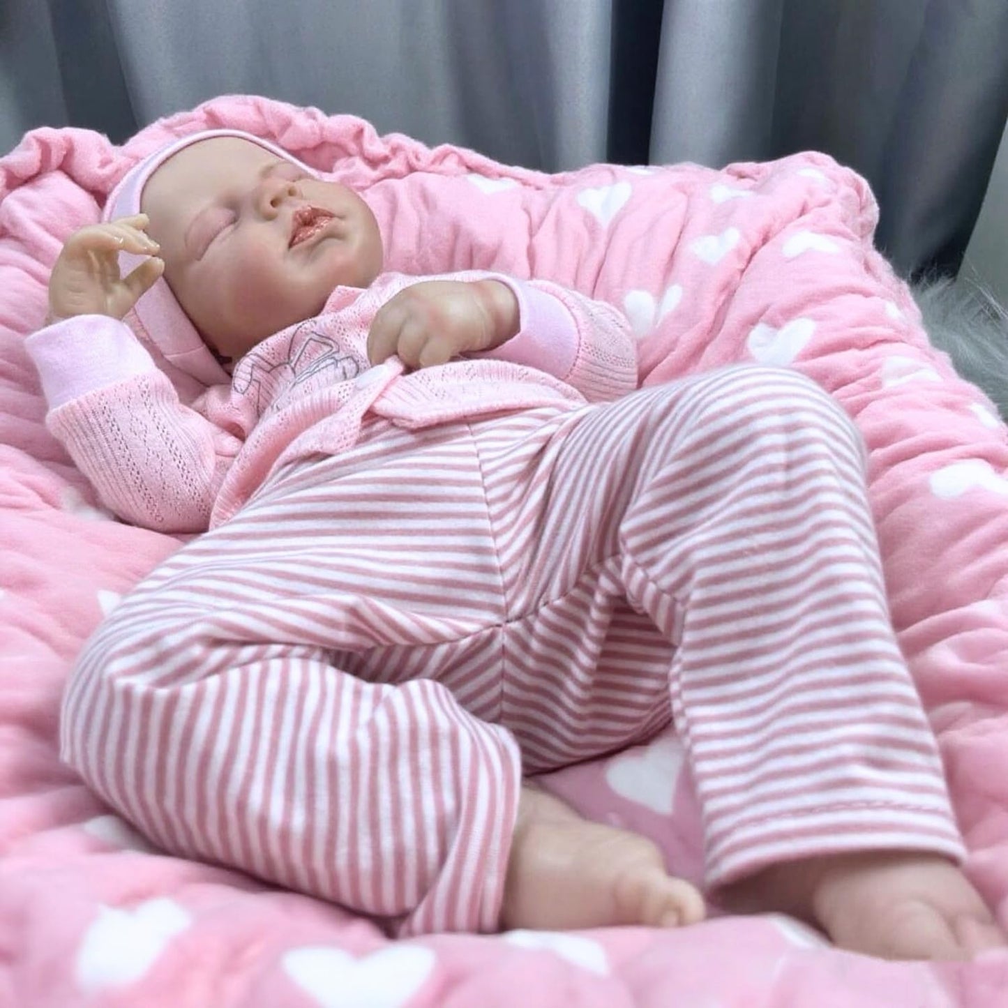 MRB Lifelike Reborn Baby Dolls-20 inch Realistic Newborn Baby Dolls, Soft Vinyl and Cloth Body Real Life Baby Dolls Girl with Accessories Birthday Gift for Kids Age 3+