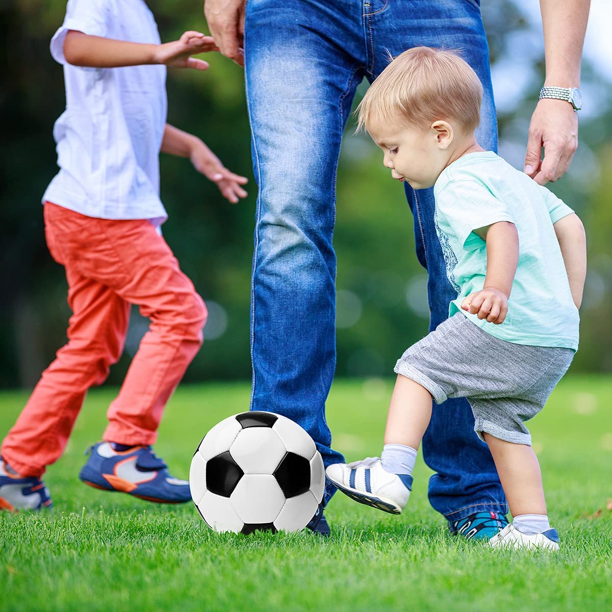 INPODAK Toddler Soccer Ball Size 3, Black and White Classic Balls for Kids 2-8 with Pump, Mesh Bag Great Gift for Birthdays Parties