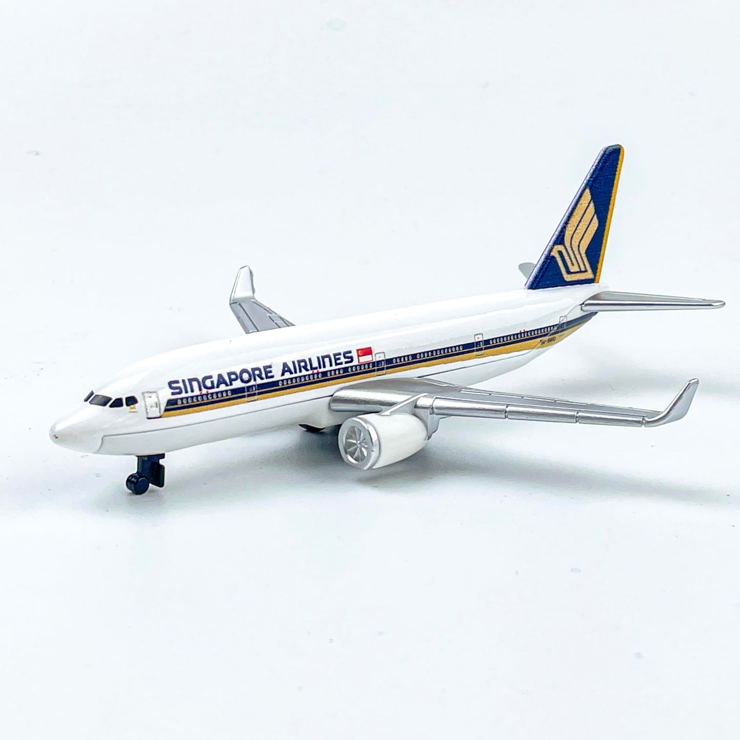AVIAMUSE Model Airplane, Singapore Aircraft Planes Model Suitable for Collection and Christmas Birthday, Desktop Decor