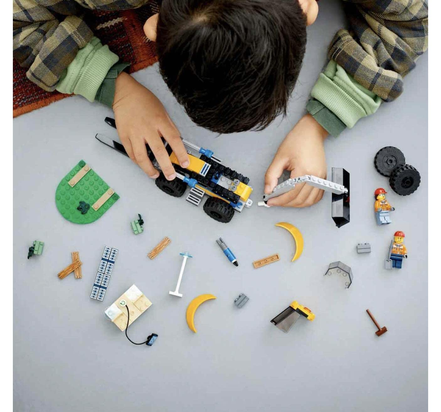 Lego 60385 City Great Vehicles Excavator Building Set with Mini Figures and Accessories, Gift Idea, Building Kit for Children Over 5 Years