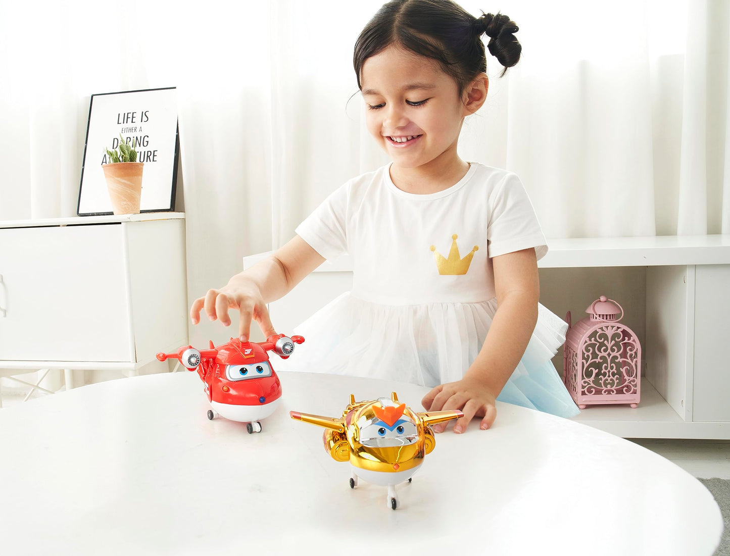 Super Wings 5-Pack, Jett, Paul, Dizzy, Golden Boy & Sunny Transforming Action Figures Toy Planes for Preschool Kids 3-5 Years