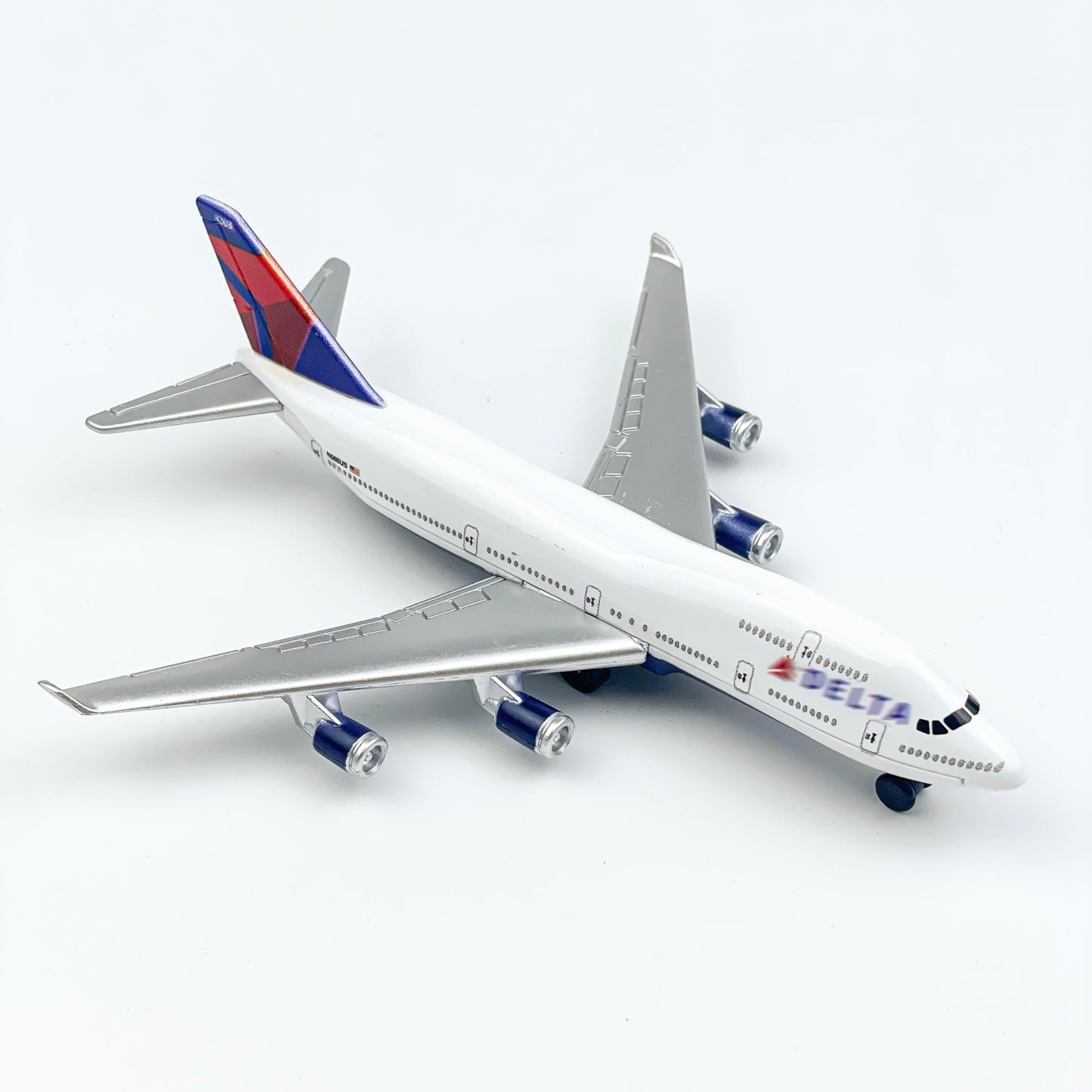 WngAur Airplane Model, Delta 747 Aircraft Die-cast Metal Planes Suitable for Collection and Desktop Decor