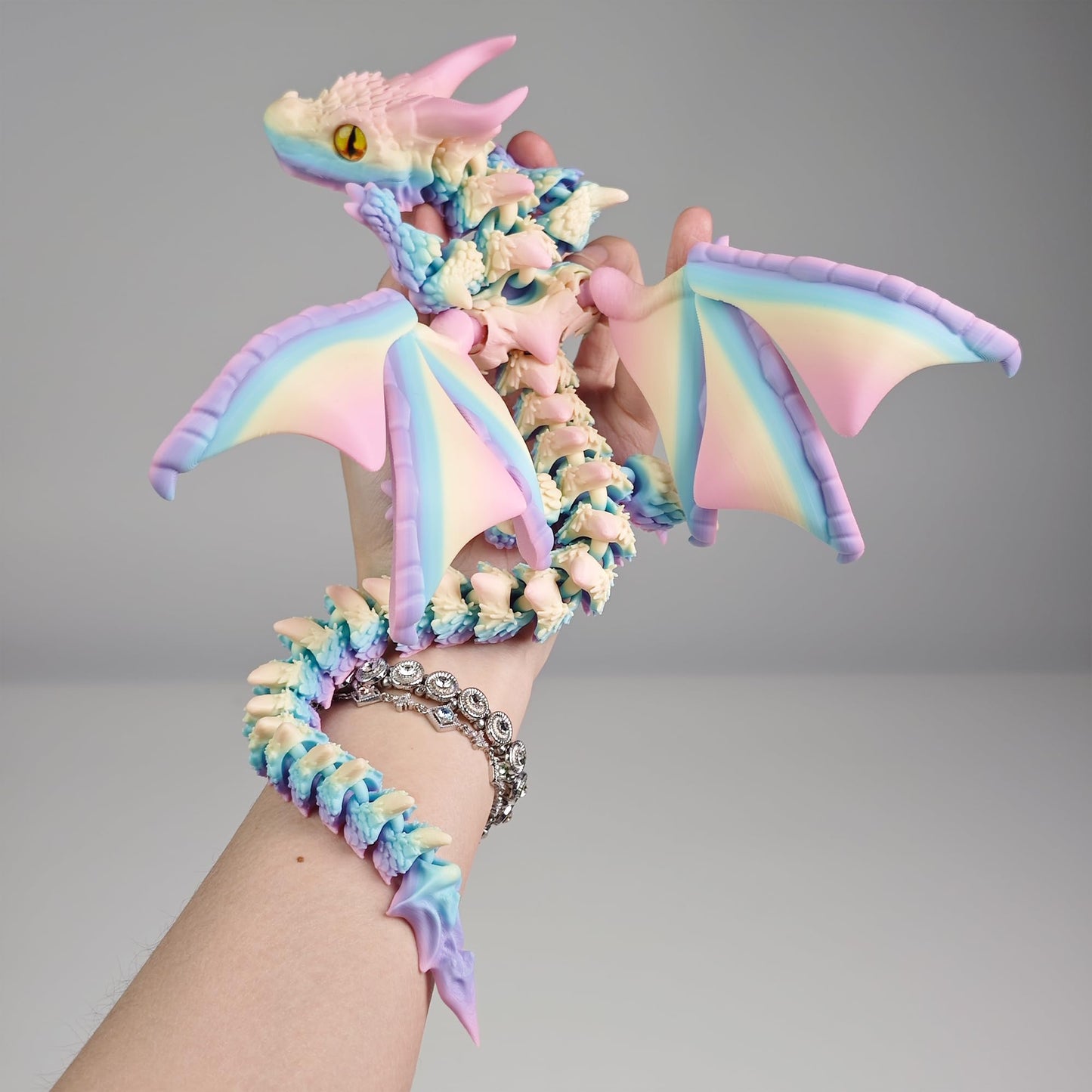 WUQIREN 3D Printed Dragon with Wings, 3D Printed Animals Toys, Fidget Dragon Toys, Flexible Articulated Winged Crystal Dragon Model, Desktop Pet Decor, Dragon Gift for Kids & Adult (Random-Rainbow)