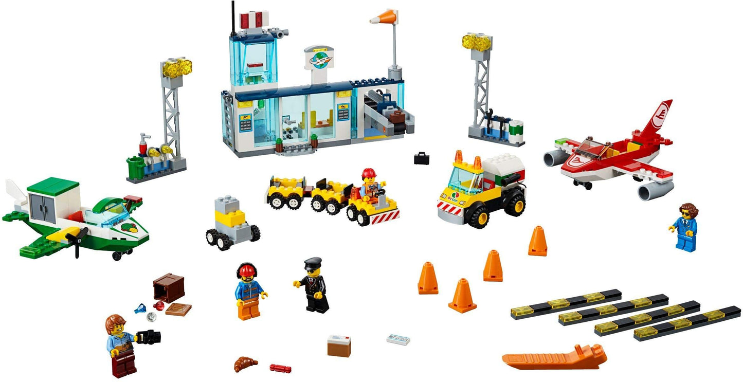 LEGO Juniors City Central Airport 10764 Building Kit (376 Pieces)