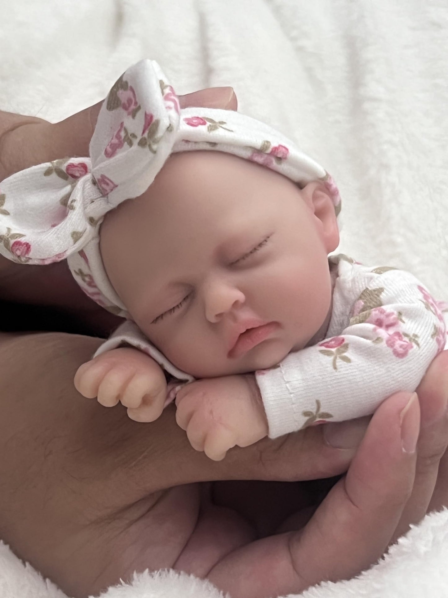 MYREBABY 7 Inch Reborn Baby Doll ， Silicone Doll Girl Betty, Mini Realistic Newborn Baby Dolls Silicone Full Body with Feeding Accessories