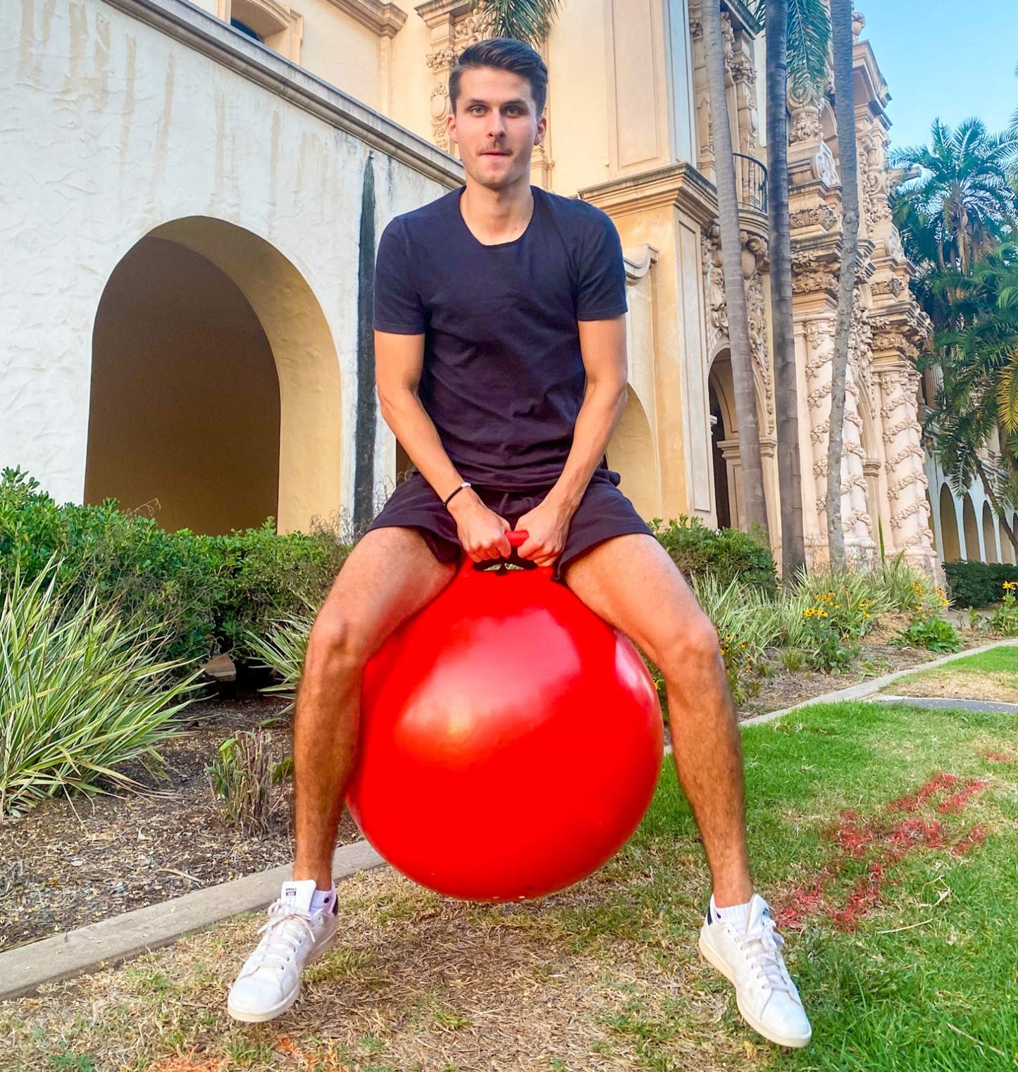 AppleRound Space Hopper Ball with Air Pump: 28in/70cm Diameter for Age 13+, Kangaroo Bouncer, Bouncy Ball with Handle, Hippity Hoppity Hopball for Teens & Adults, Plain Color (Red)