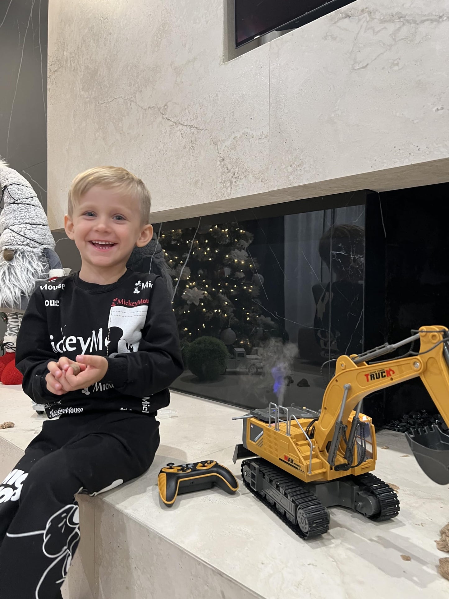 KIDMARKT 21" Large Remote Control Excavator Toy with Metal Bucket & Dozer Blade, 15-Channel RC Excavator Toys for Boys 6+ Kids Adults Construction Vehicles Birthday Gift, 120+Mins/Spray/Sound/Light