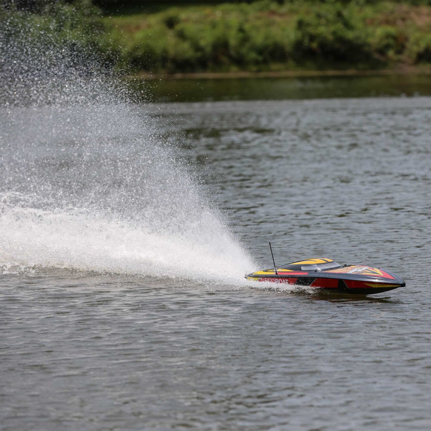 Pro Boat Sonicwake V2 36" Self-Righting Brushless RC Boat Deep-V RTR Batteries and Charger Not Inccuded Black PRB08032V2T1