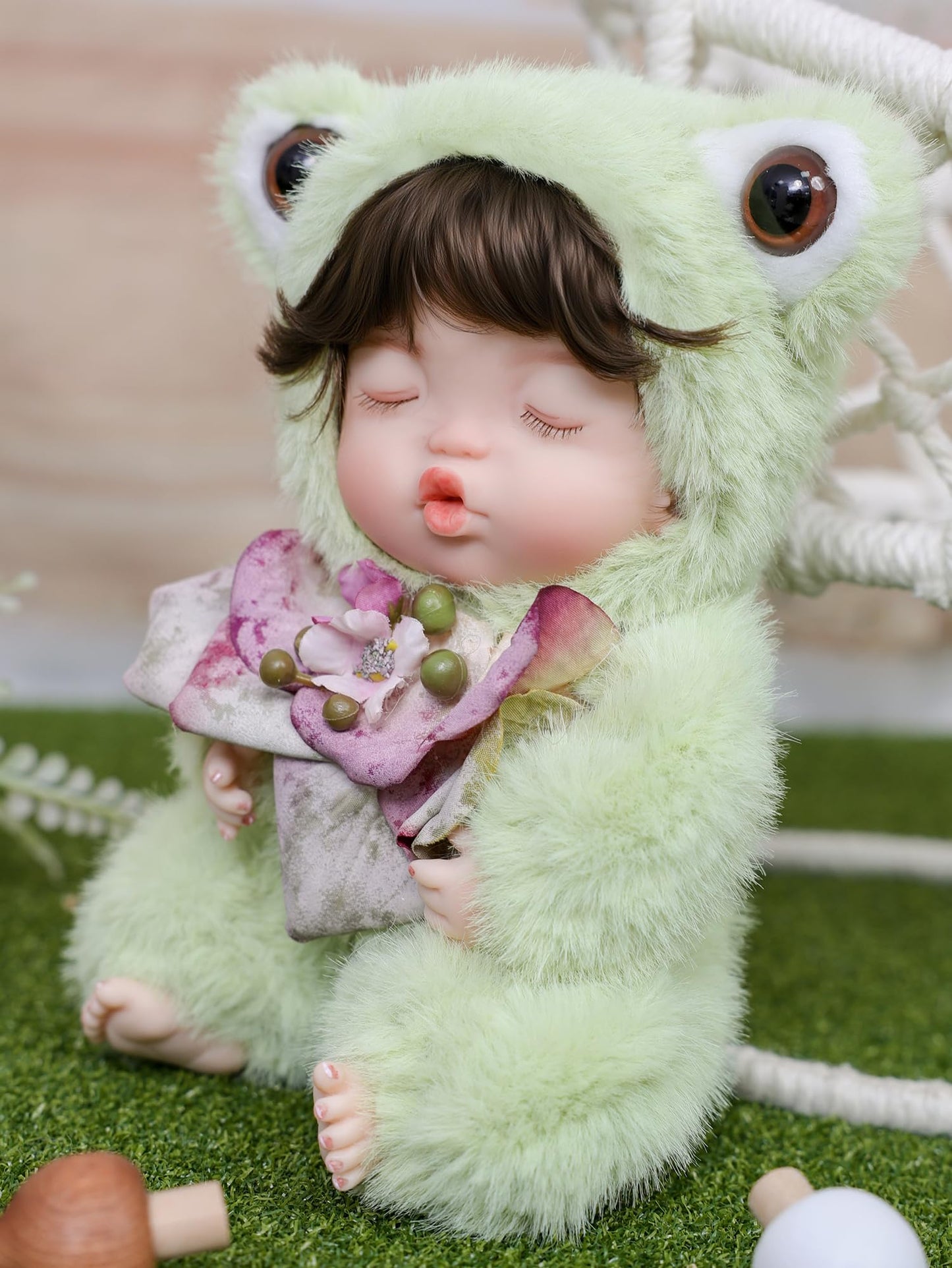 Reborn Baby Doll 10 Inch – Realistic Vinyl Sleeping Girl in Soft Green Frog Outfit – Comfort Doll Gift for Girls & Collectors