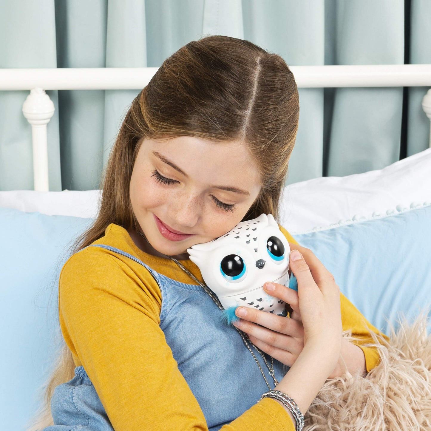 Owleez, Flying Baby Owl Interactive Toy with Lights and Sounds (White), for Kids Aged 6 and Up