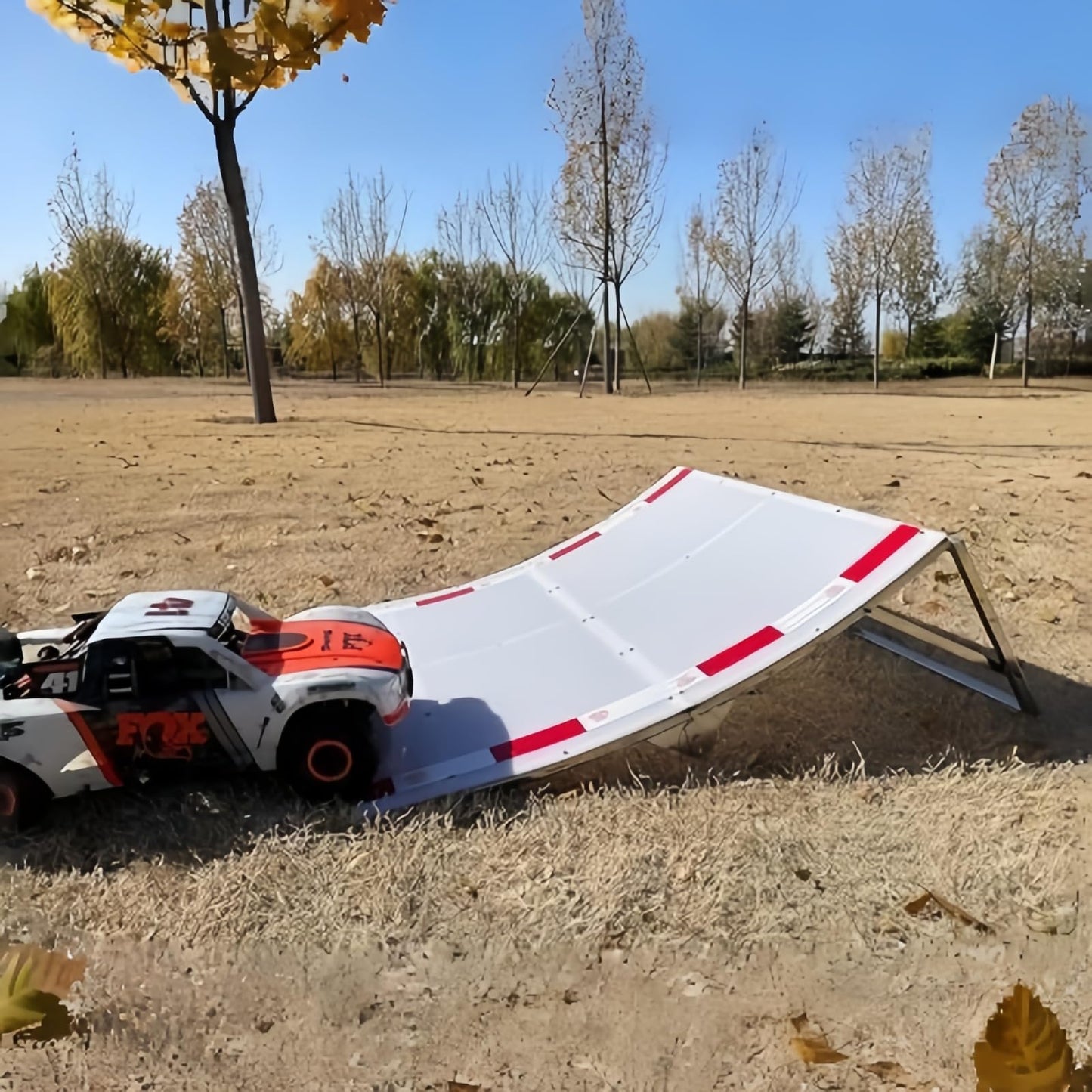 YSKMLOLP RC Car Jump Ramp-Portable,Foldable&Easy to Install,for 1/6 1/10 1/12 1/14 1/16 RC Car Jumping and Flying Exercises (50 * 60 * 20cm)