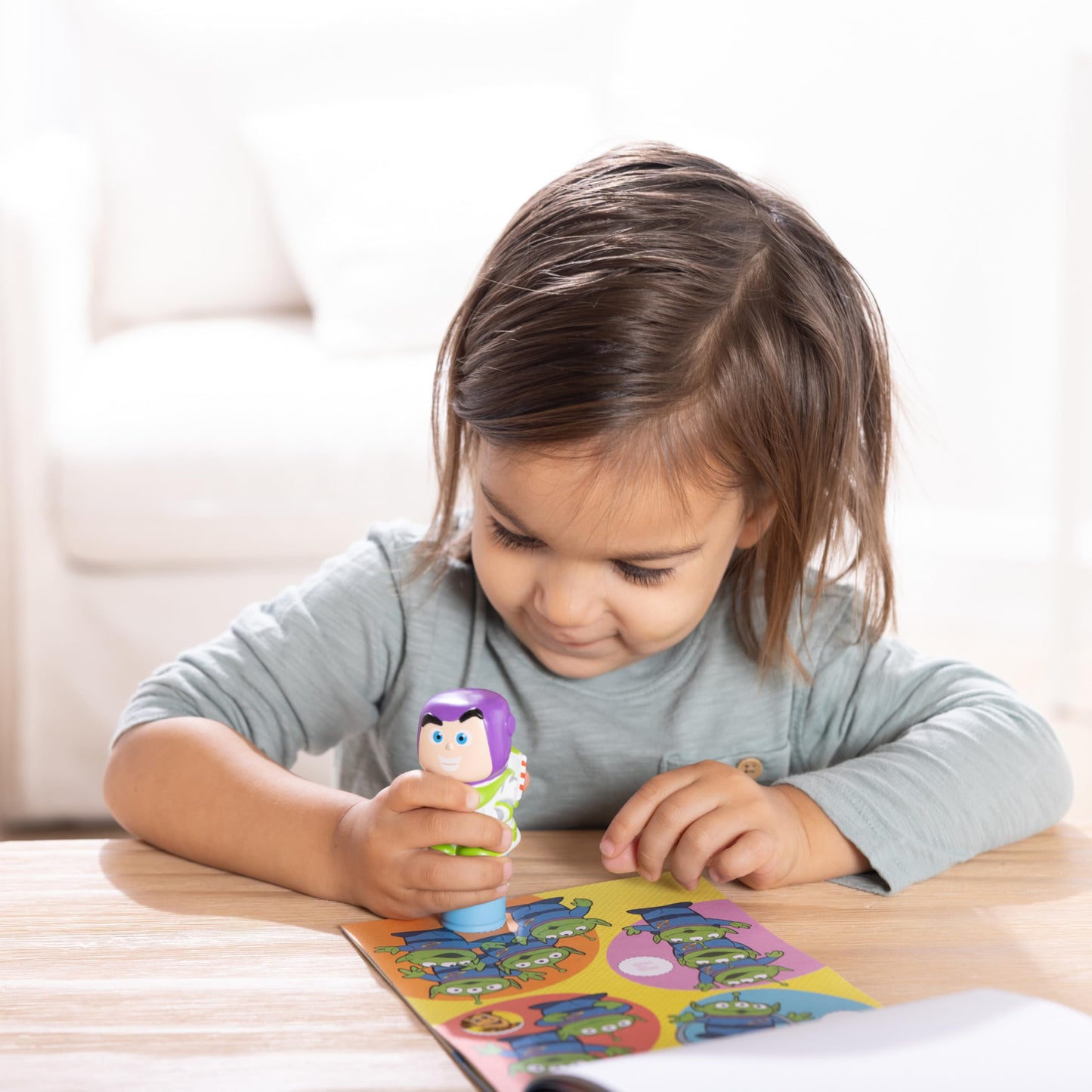 Melissa & Doug Sticker Wow!™ 24-Page Activity Pad and Sticker Stamper, 300 Stickers, Arts and Crafts Fidget Toy Collectible Character – Disney Buzz Lightyear - for Kids Ages 3+ - FSC Certified