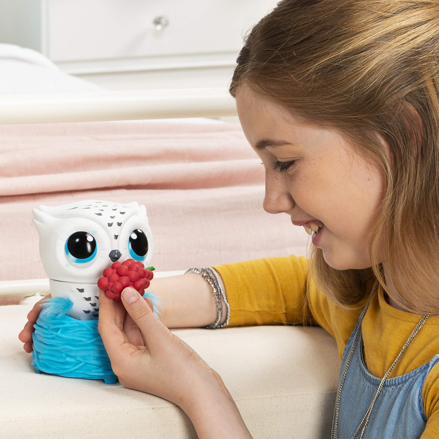 Owleez, Flying Baby Owl Interactive Toy with Lights and Sounds (White), for Kids Aged 6 and Up