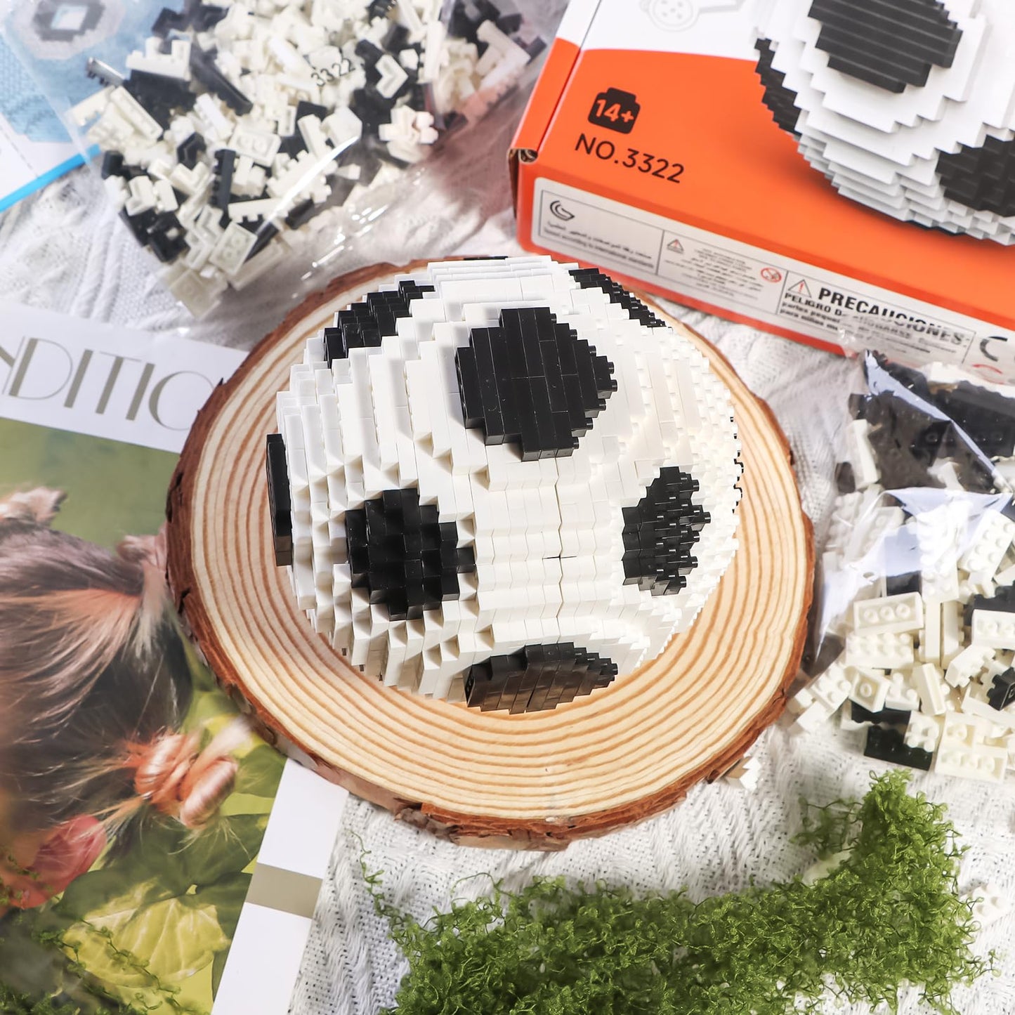 outtshop Soccer Building Blocks Set, STEM Educational Toy, Soccer 3D Puzzle Block Decorations, Soccer Gifts for Boys Office Home Decor （800Pcs）