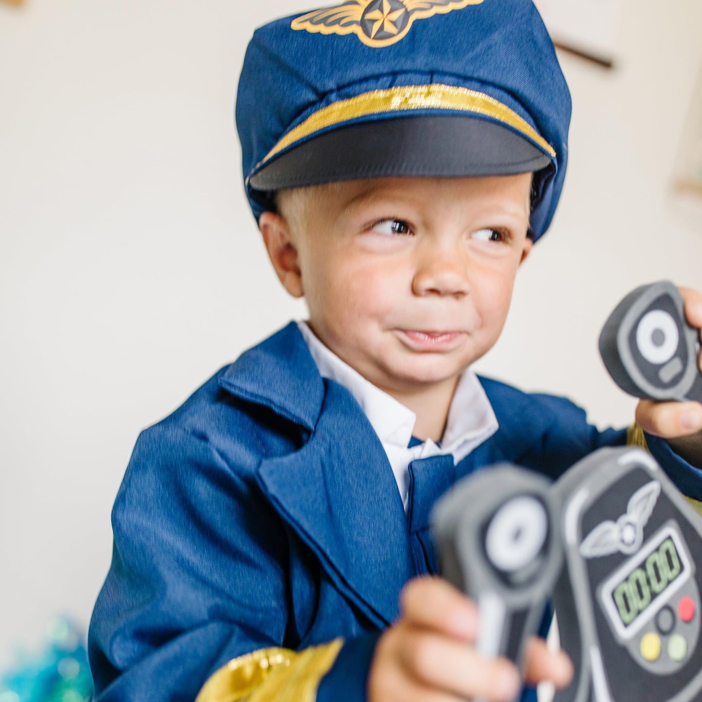 Melissa & Doug Pilot Costume, Pretend Play Dress Up Set (6-Pc) Jacket, Hat, Yoke & Accessories, Role Play Toys for Kids 3+