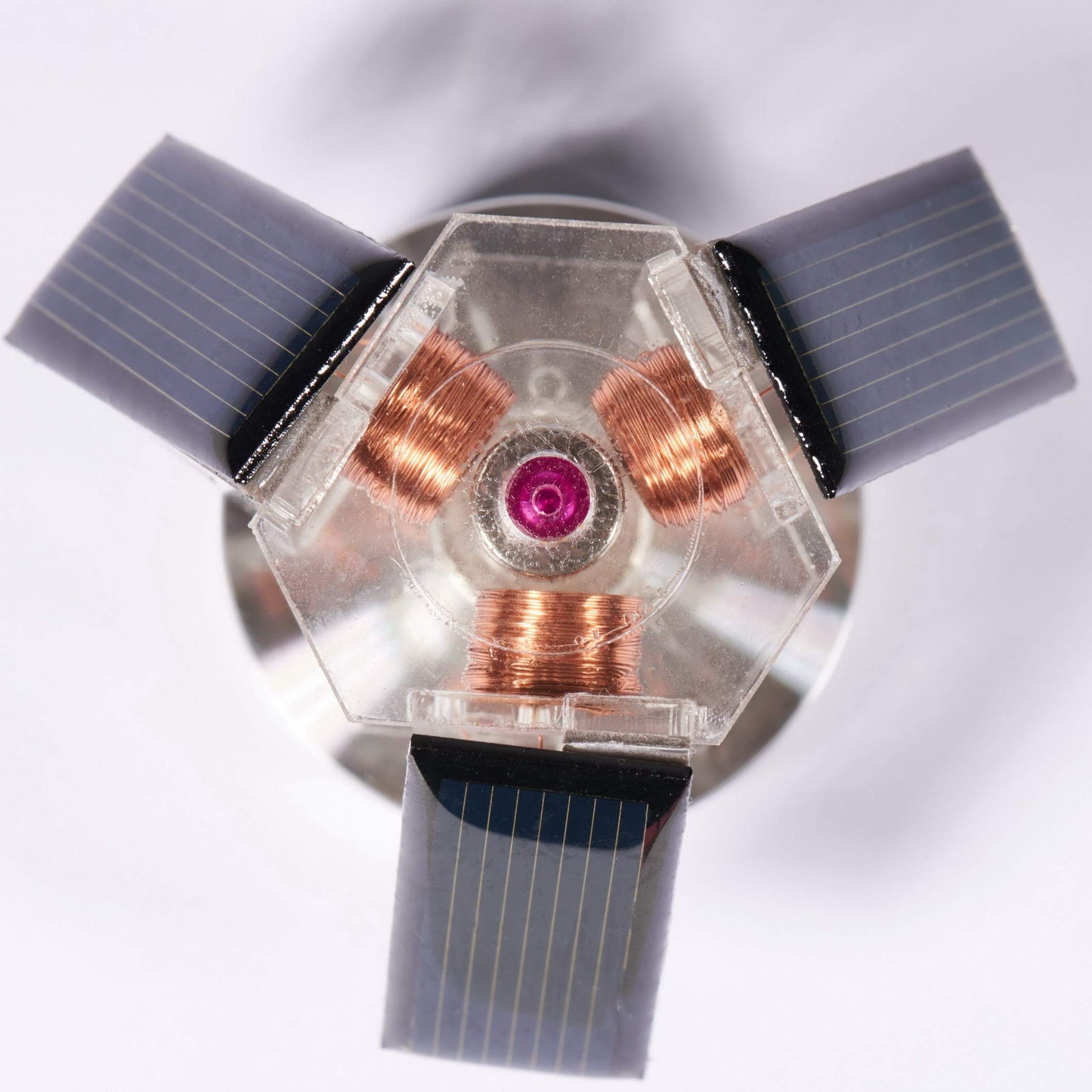 Sunnytech Mini Solar Vertical Mendocino Motor Hot Air Stirling Engine QZ08A-SC010