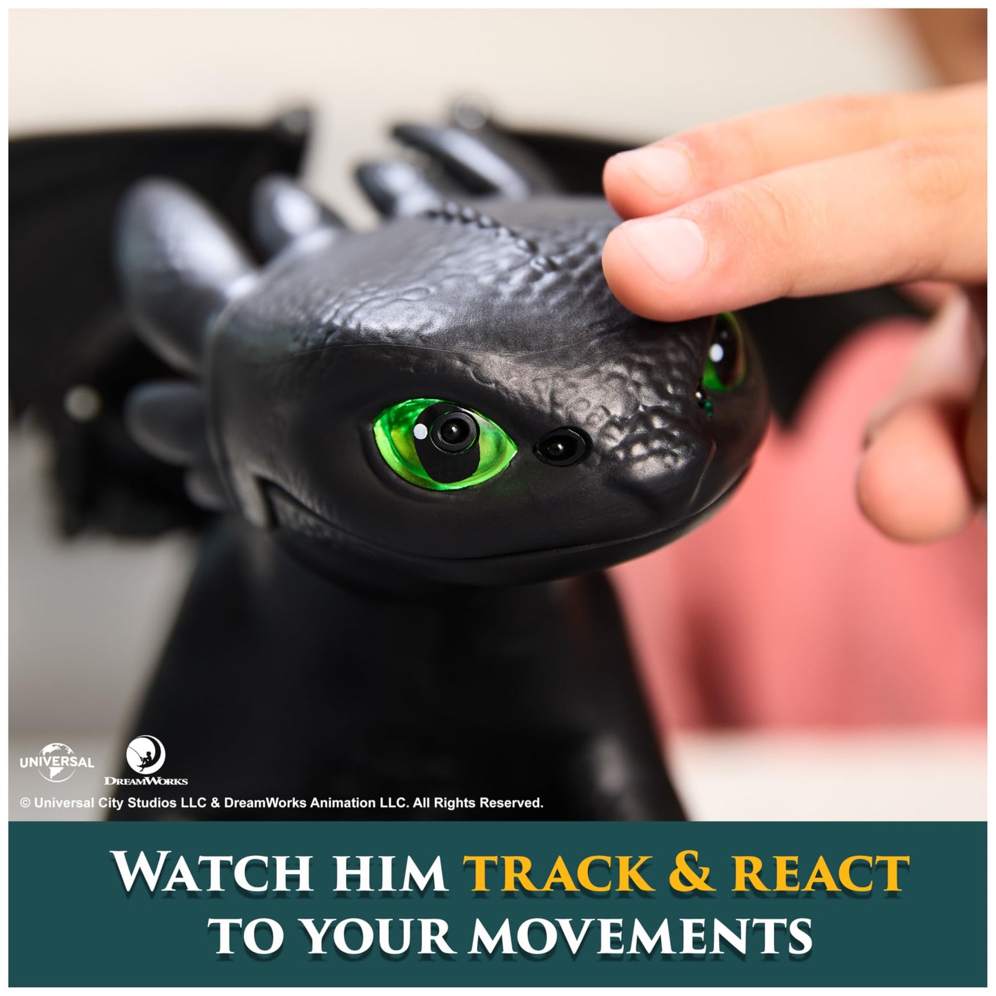 DreamWorks Dragons How to Train Your Dragon, Tame & Train Interactive Toothless with 60 Sounds & Reactions, Kids Toys for Boys & Girls Ages 4 & up