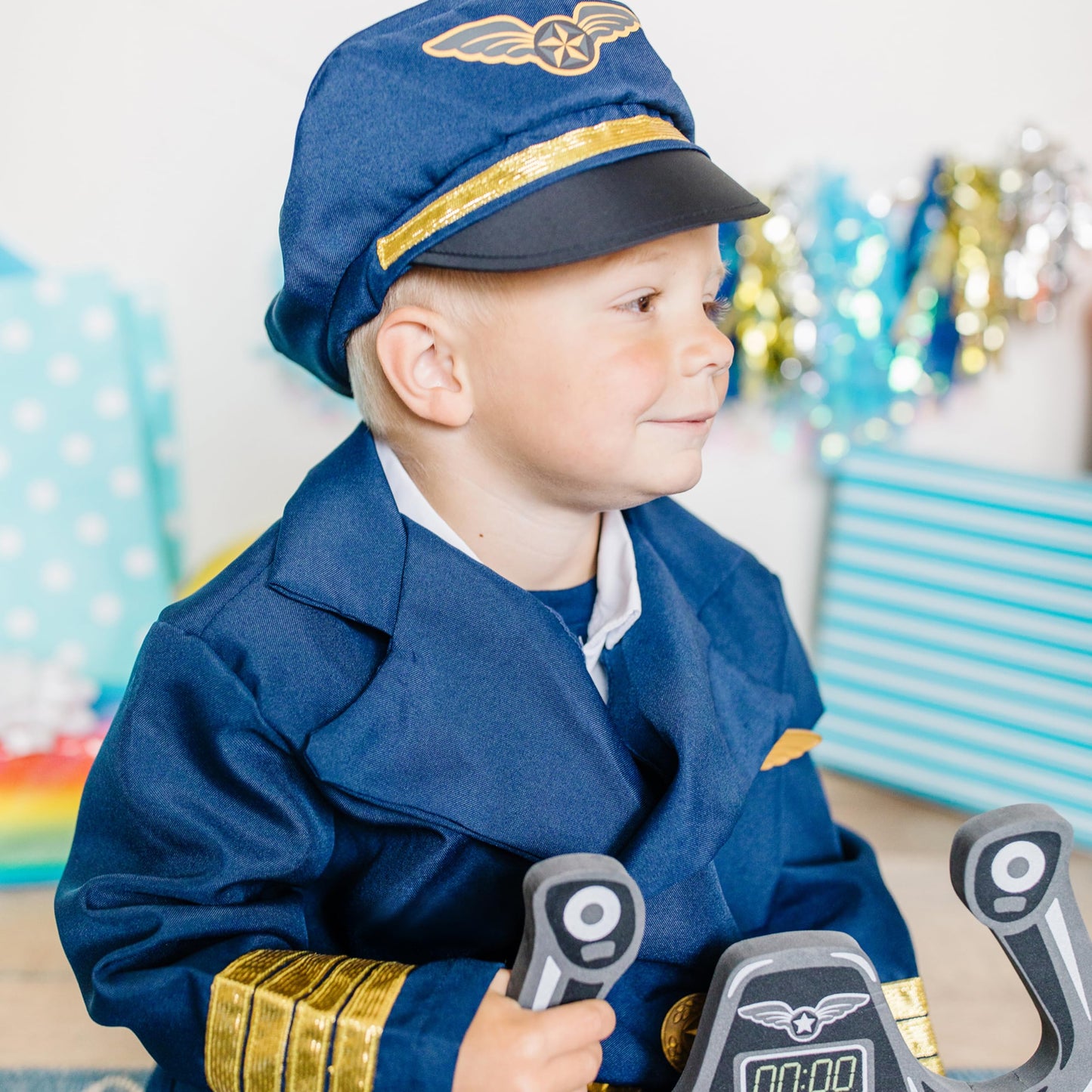 Melissa & Doug Pilot Costume, Pretend Play Dress Up Set (6-Pc) Jacket, Hat, Yoke & Accessories, Role Play Toys for Kids 3+