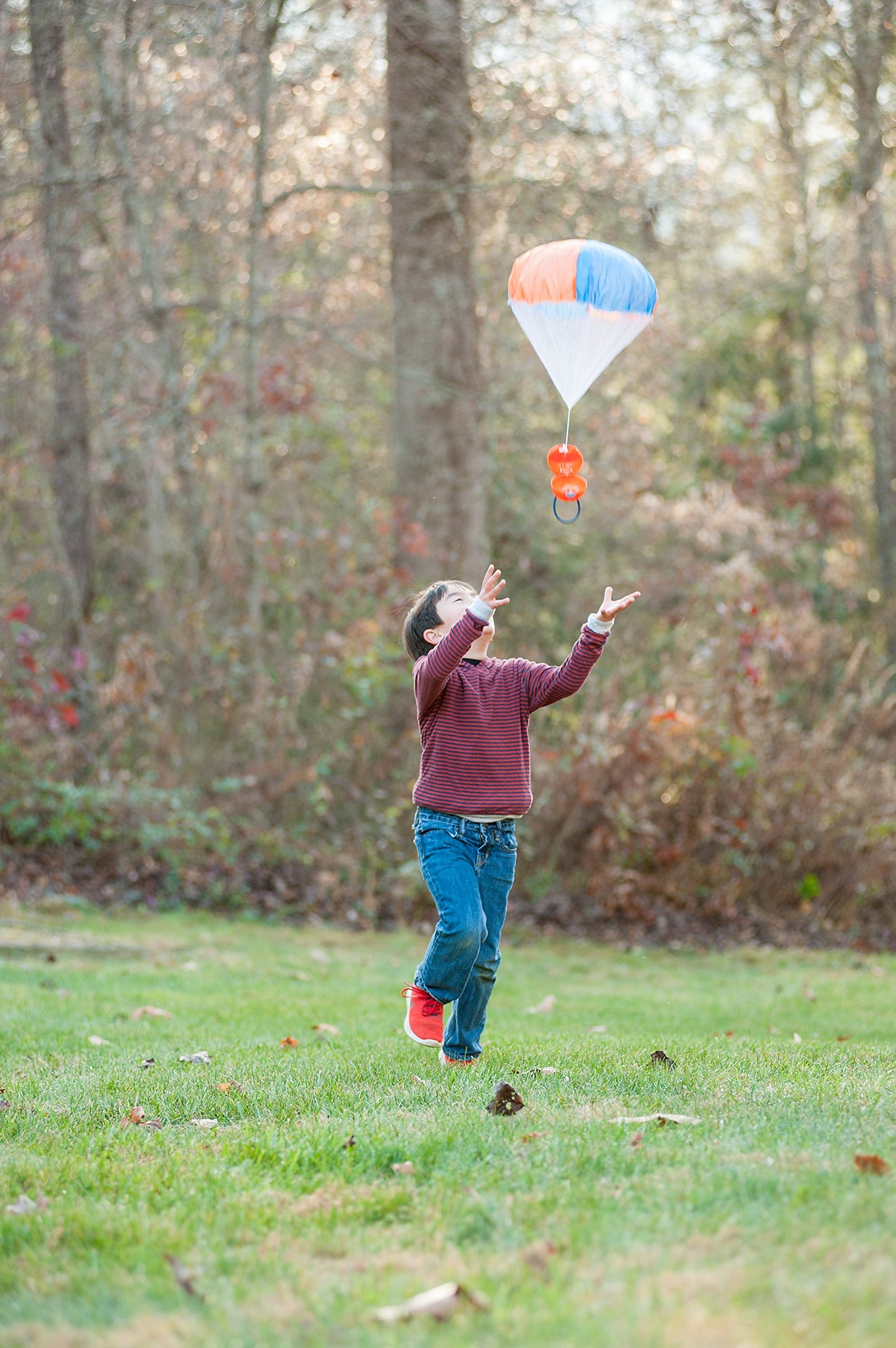Djubi Parashoot, Best Gifts for Kids and 8 & Up - Slingshot Flying Parachute Outdoor Beach, Lawn, & Tailgating Family Game - Toys Gifts for 8 9 10 11 12 13 Year Old